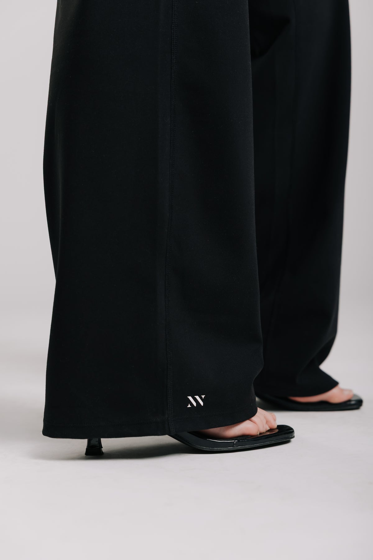 NovaCore Flares - Pure Black